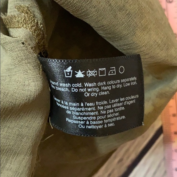 Club Monaco quatrefoil olive gold ruffle sleeve L - Picture 8 of 8